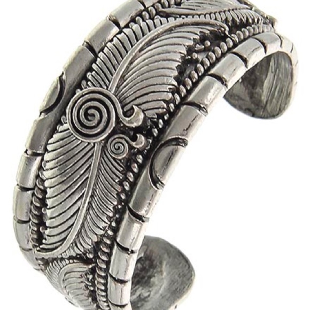 Bracelet - Picture 1 of 6